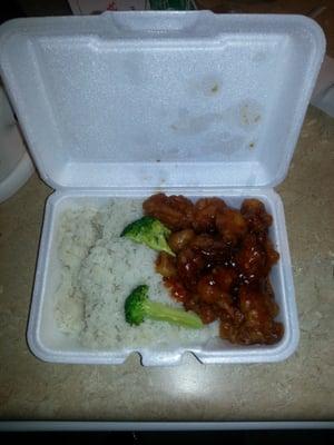 General tso chicken combination plate with white rice. $8 pretty darn tasty