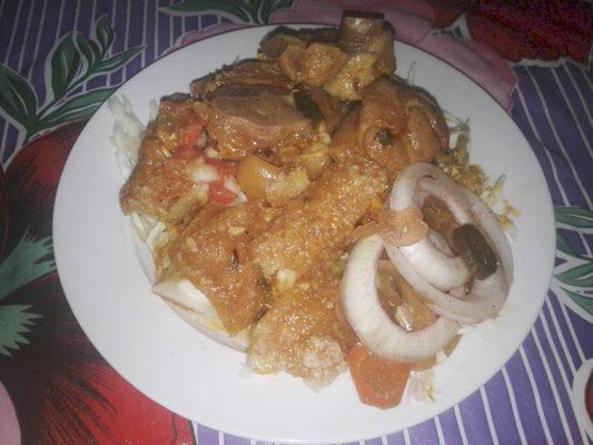 Chicharra con yuca (pork rinds with yuca)