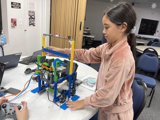 Building and testing VEX IQ robots at CODE-A-ROBOT