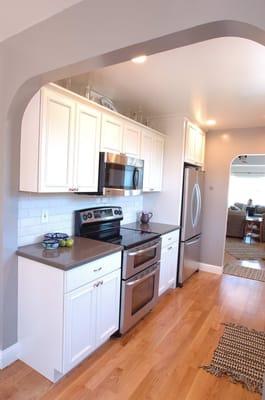 Cottage kitchen in a 1940's home in Alameda. Small but functional galley kitchen with cozy feeling goes naturally with a house.