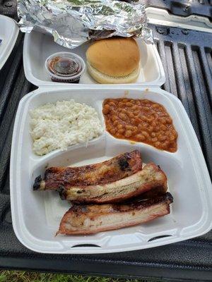 Rib Plate with Baked Beans and Coleslaw