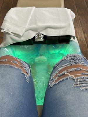 Nice clean setup for my pedicure! Vinnie uses liners in pedicure tubs! My favorite!