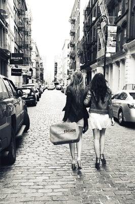 Travel.Girlfriends.Adventure.