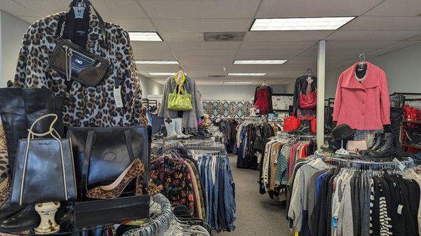 We have great prices and a huge selection of women's fashion.