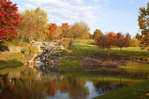 Lovely outdoor walking trails with ponds, waterfalls, and picnic areas!