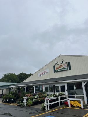 Jed's Hardware & Garden Center