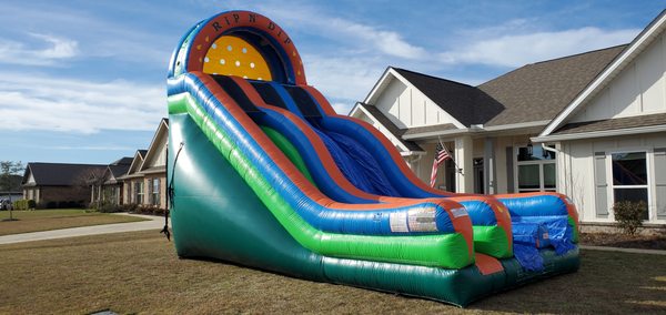 20' Rip N Dip Water Slide.  Can be rented dry or wet with attached pool.