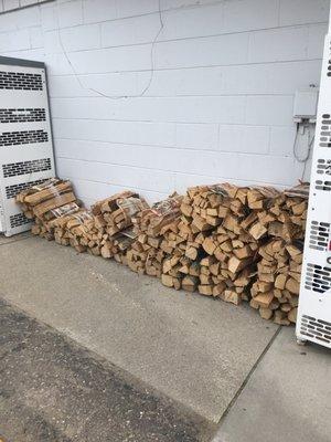 Deal on wood, only $4 a bundle