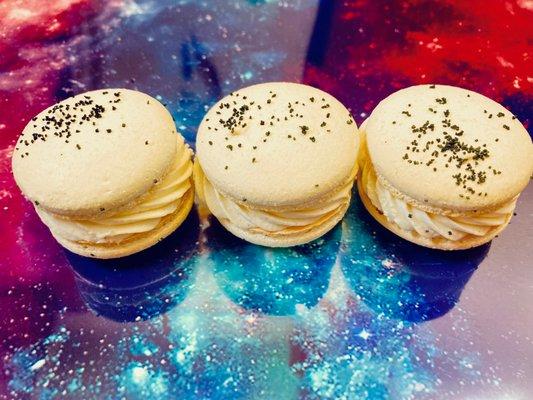 Vanilla Bean Macarons