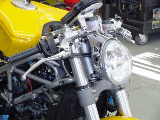 V-ROD HEADLIGHT MOUNTED ON A DUCATI