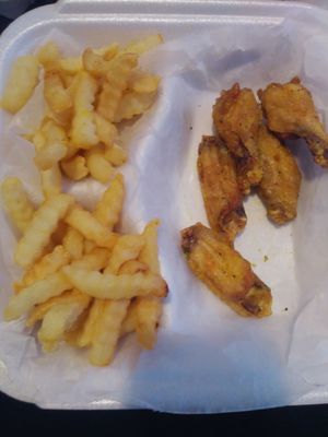 Smh the fries are thicker than the wings