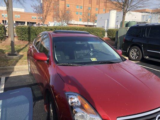 This is a  2009 Nissan Altima that needed a windshield replacement.It took 45 minutes to get this job done with lifetime warranty.