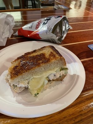 Tuna melt w/chips.