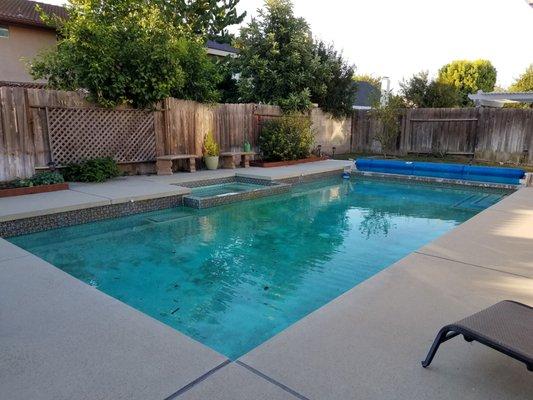 09/28/17 - Pre-remodel! 15 x 30' pool, w spillover spa. Original 1976 "play pool." Shallow at each end (3.5 ft) deep in the middle (5 ft)