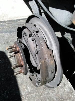 I paid $400 for brakes. They didn't work. Took it to another mechanic. No brakes! Theif!!!