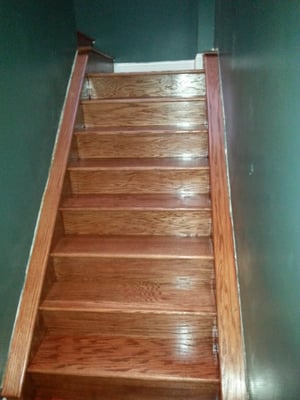 Wood Stairs/ Madera