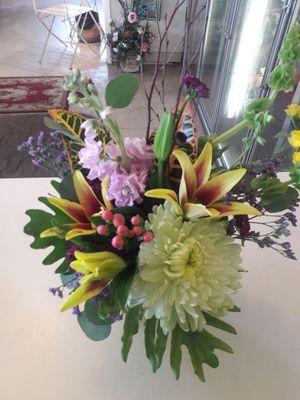 Going out today - unique style arrangement to say "thank you"