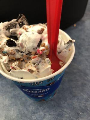 Oreo blizzard with crunch coat