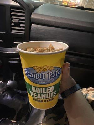 Boiled cajun peanuts