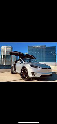 TESLA MODEL X with Falcon Doors; #432/1000 model.