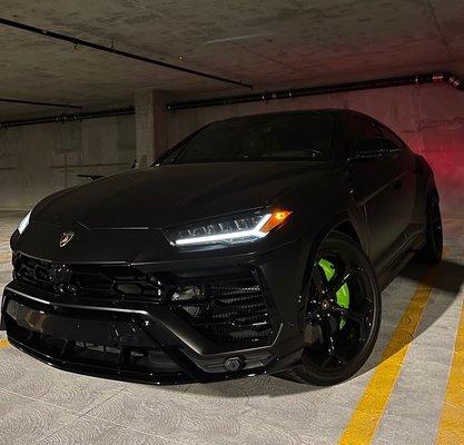 Lamborghini Urus wrapped in 3M satin Black