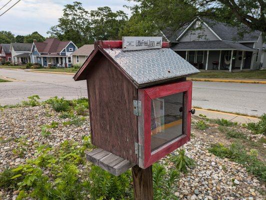 Little Free Library 21612, Danville