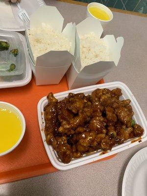 General tso chicken (large order). Comes with white rice