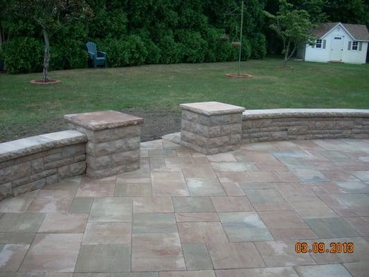 Patio with seat wall and piers