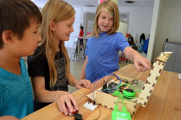 Our 2nd Build Week of the year: Long-View students work collaboratively to build a computer.