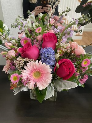 Cheery fresh arrangement for a friend discharged from surgery