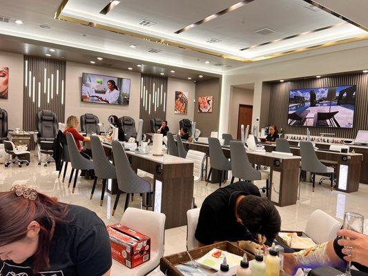 New nail salon