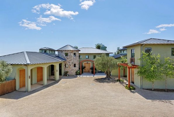 New residence above Hennessy Lake