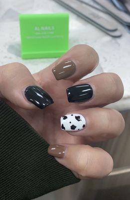 Nails with design