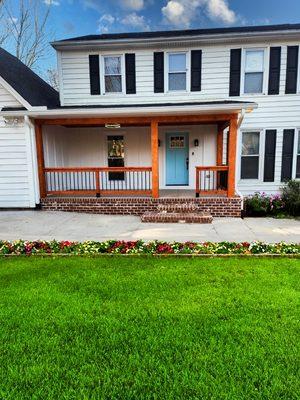 A new front porch built by Campara Construction in Matthews, NC area