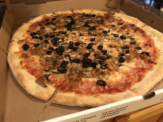 Extra large w/ sausage, black olive & mushroom