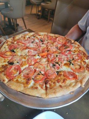 Tomato basil pizza