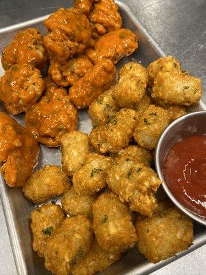 Boneless wings and tots