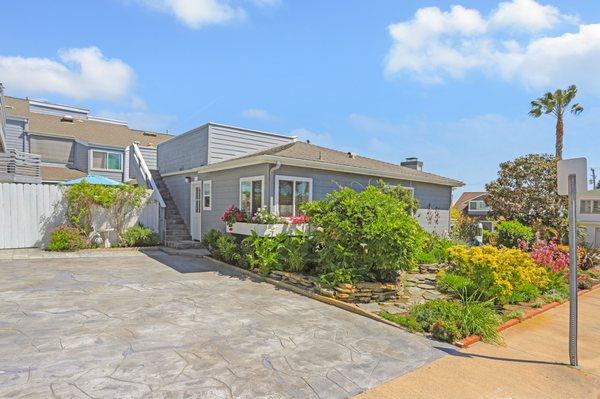 442 Cypress is single level North Laguna for $1,395,000