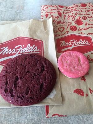 #ThankGemIt'sMrs.GEMSMonday! Gem's Cookies: 1 BIG Soft GEMMY Red Velvet if GEM Please+1 Mini Pink ShuGEM Sprink NOOKIE #FTMonGemmyMonstaWIN!