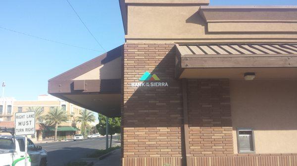 The Bank of the Sierra branch in Lindsay on 142 S. Mirage Ave.