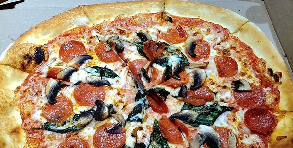 Amazing pepperoni and mushroom pizza