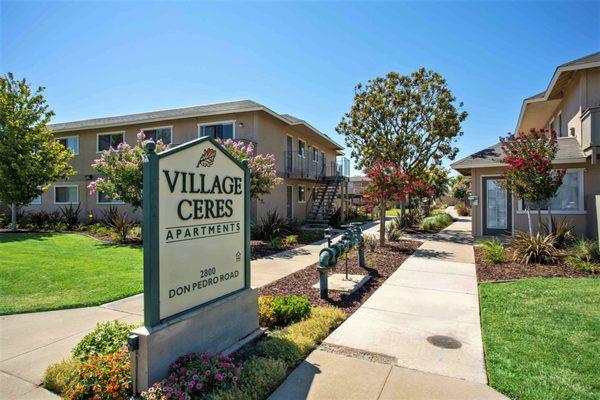 Village Ceres Apartments