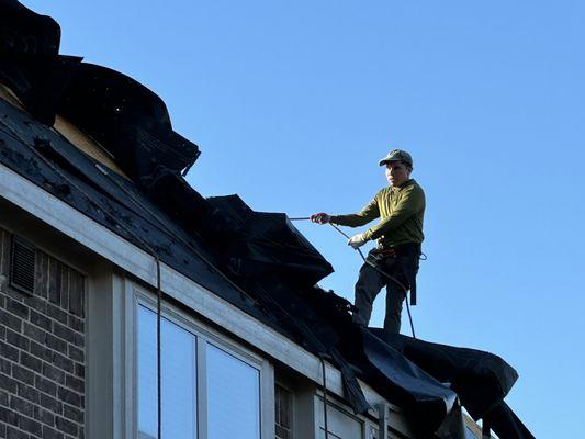 Steep roof? No problem !