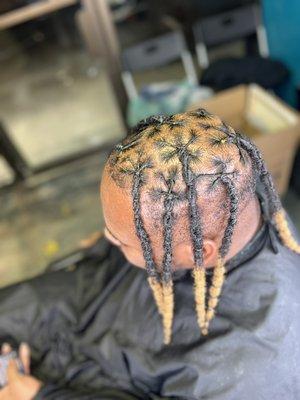 Retwist on Locs, with Rubber band rope style