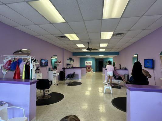 Salon area