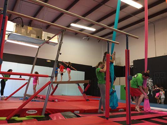 Aerial Silks Acrobatic & Gymnastics