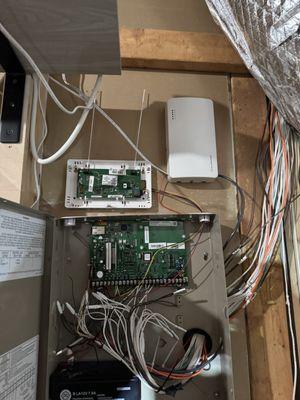 Replaced 20 years old Brinks system with new Vista 21ip and SEM module for advanced notifications.