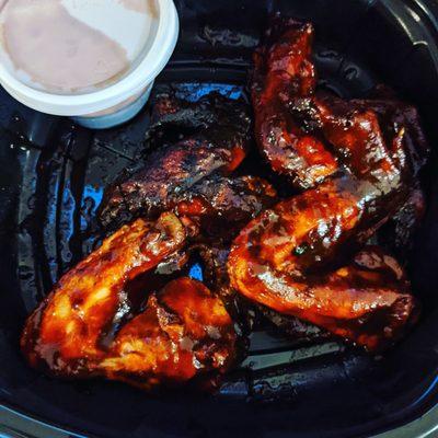 Messy smoked wings