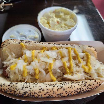 Kraut dog and potato salad