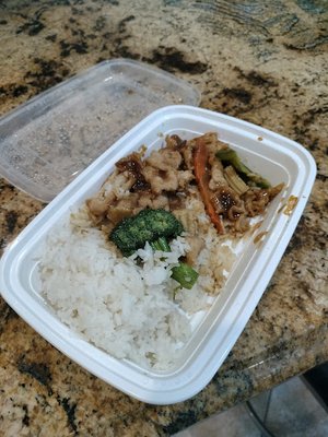 Chicken with mixed vegetables with white rice